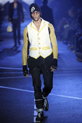 John Galliano / - 2009